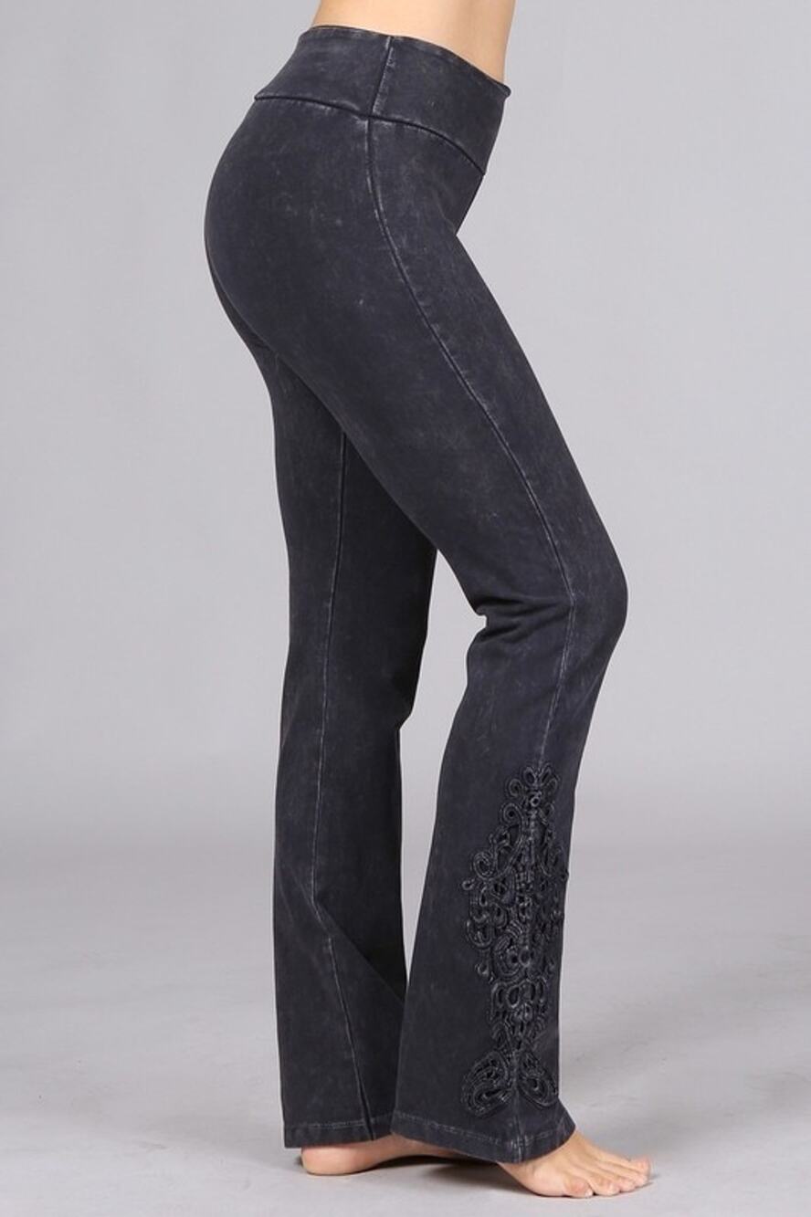 Chatoyant Mineral Wash Bootcut Crochet Lace Dark Ash Gray Small